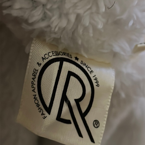 Snake Skin Print Faux Fur “R Fashion Apparel” Open Cardigan - Picture 4 of 8